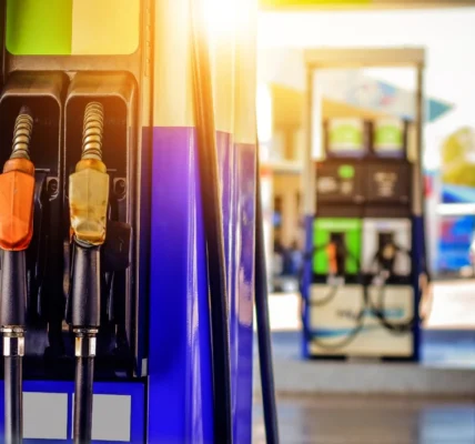 Скорочення імпорту пального від європейських країн - чим це загрожує Україні