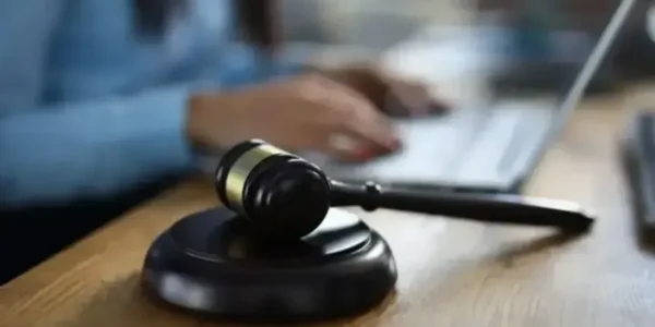 Шість годин катували кримчанина, вибиваючи