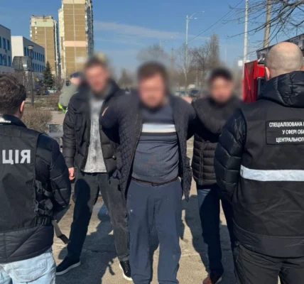 Обіцяв статус священника за 10 000 доларів для виїзду за кордон - у Києві затримали чоловіка