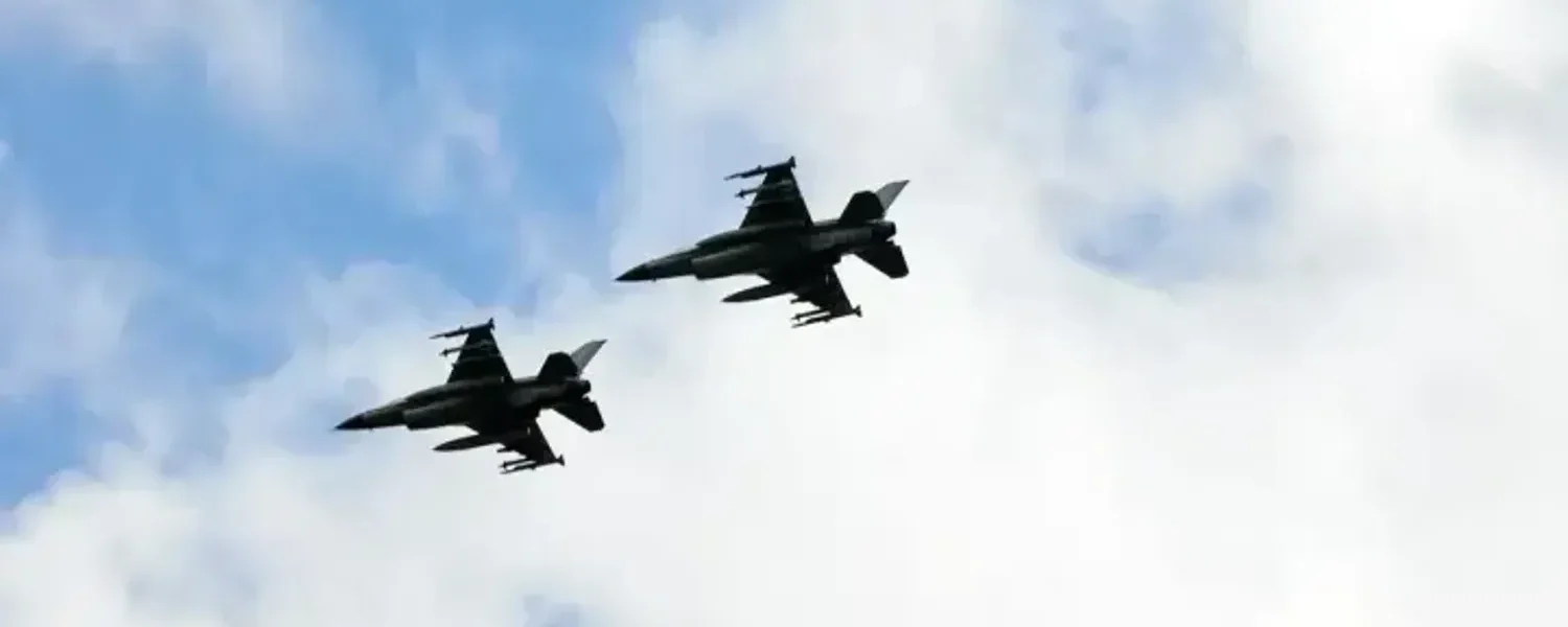 Китай відновив масштабні польоти військової авіації навколо Тайваню - Reuters