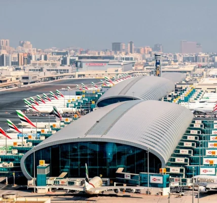 Нові удари сколихнули Близький Схід, пожежа біля аеропорту Дубая порушила польоти