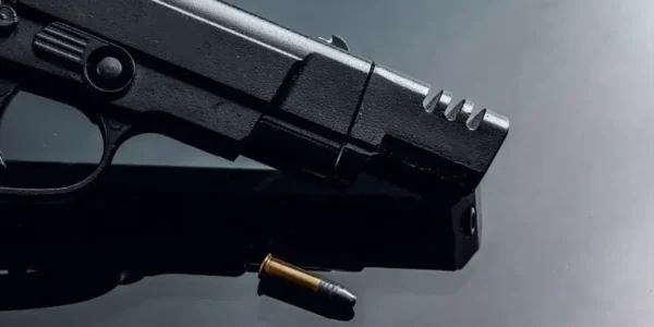 У Запоріжжі поліцейський стріляв для відбиття нападу, нападника знайшли мертвим неподалік, ним виявився військовий у СЗЧ - поліція