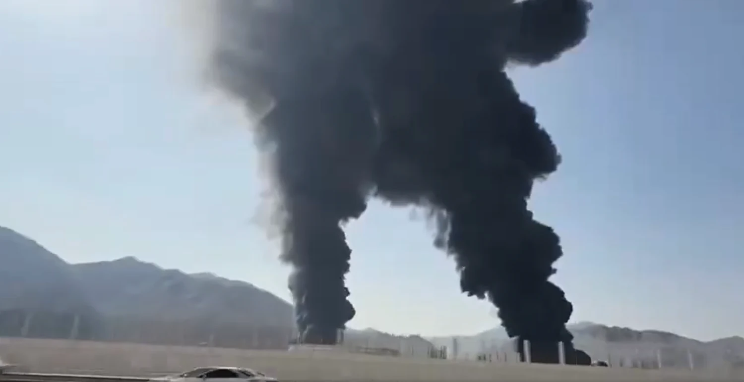 У нафтовому хабі ОАЕ у Фуджейрі сталася пожежа після дронової атаки