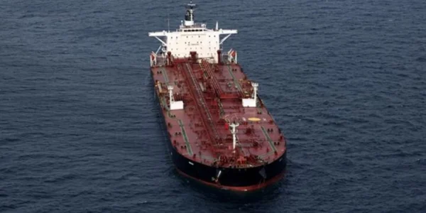 Зеленський: ми працюємо над конфіскацією нафти з суден тіньового флоту рф