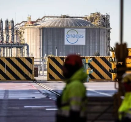 Єврокомісія закликає країни ЄС не зволікати з наповненням газосховищ через війну в Ірані - FT