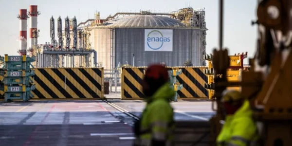 Єврокомісія закликає країни ЄС не зволікати з наповненням газосховищ через війну в Ірані - FT