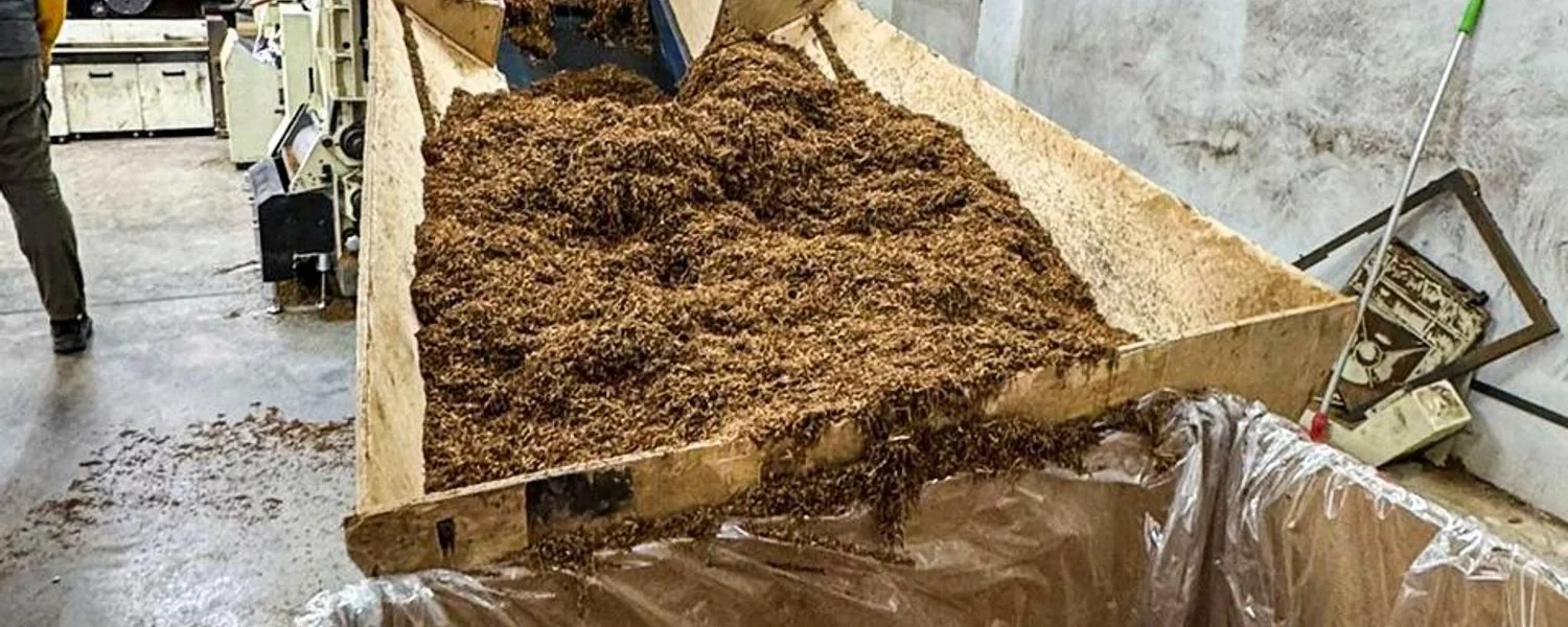 У Чернівцях викрили масштабну підпільну фабрику сигарет з доходом у мільярд на місяць