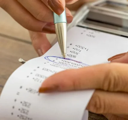 Фейкові чеки замість справжніх - податківці викрили схему у мережі роздрібної торгівлі м’ясом