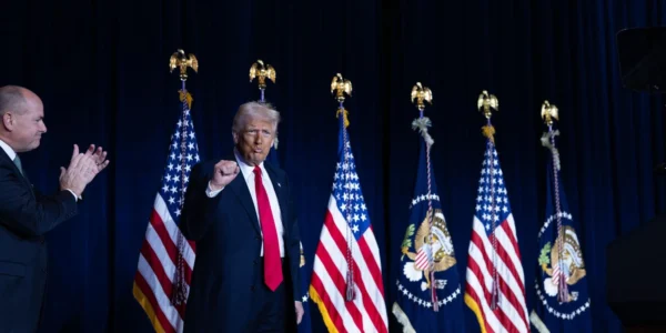 Рішення Трампа відкласти дедлайн для Ірану частково спрямоване на заспокоєння ринків - Bloomberg