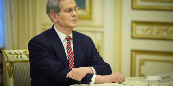 США не продовжать винятки із санкцій для російської та іранської нафти - міністр