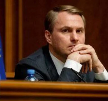 Викрито схему незаконного виїзду за кордон під виглядом музикантів, у колишнього керівництва Мінкультури провели обшуки - Генпрокурор