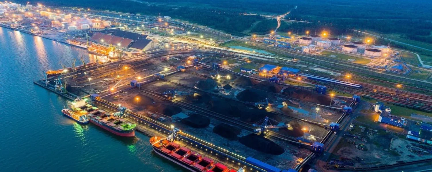 Російські порти на Балтиці знову призупинили відвантаження нафти після атаки дронів - Reuters