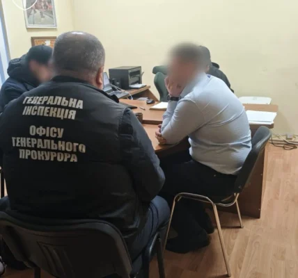 На Київщині викрили двох прокурорів, які за 50 тис. доларів пропонували підприємцю