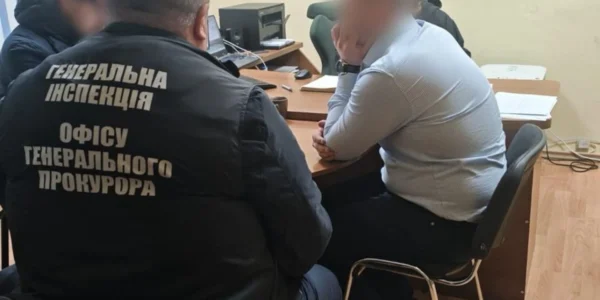 На Київщині викрили двох прокурорів, які за 50 тис. доларів пропонували підприємцю