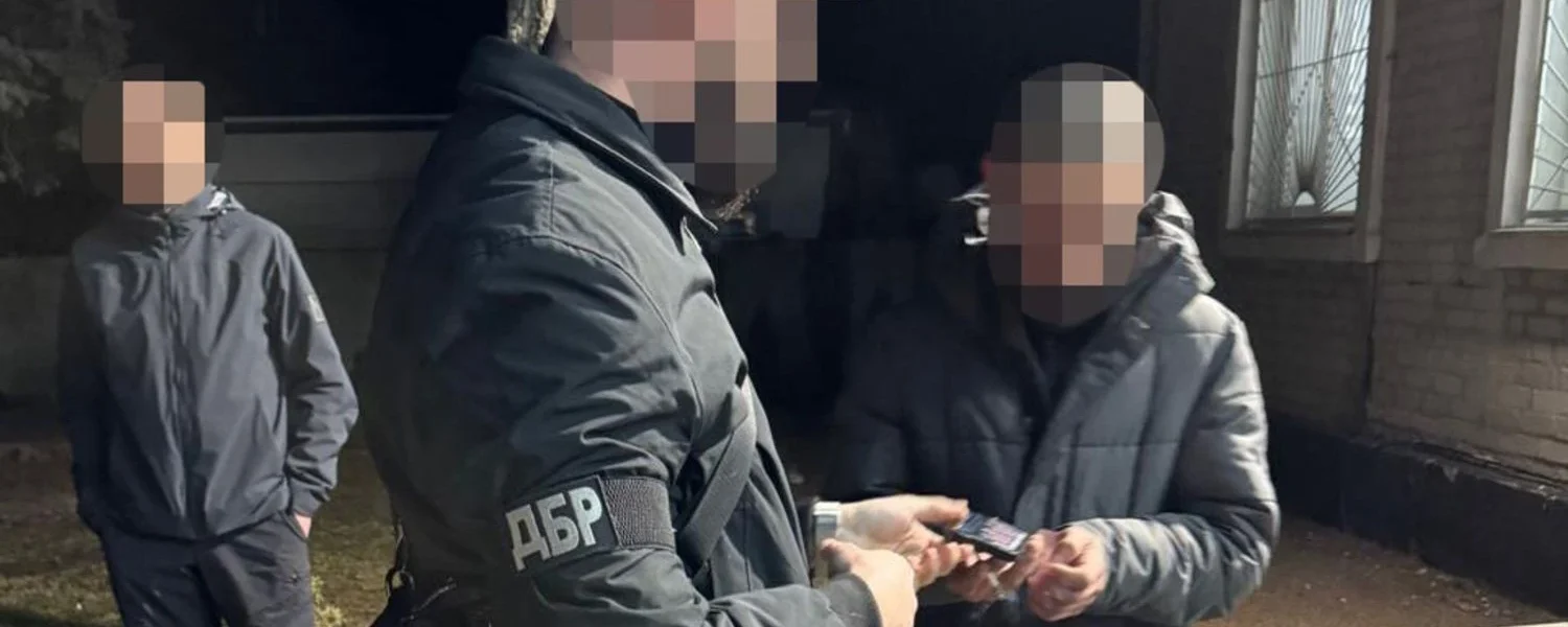 Мобілізував 60-річного чоловіка з використанням сили - на Волині затримали працівника ТЦК