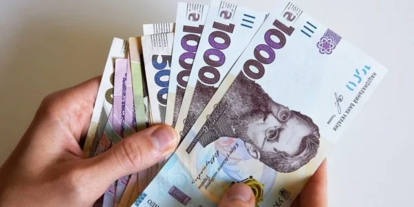 Хто з пенсіонерів отримає підвищення з 1 квітня і чому не всі це відчують