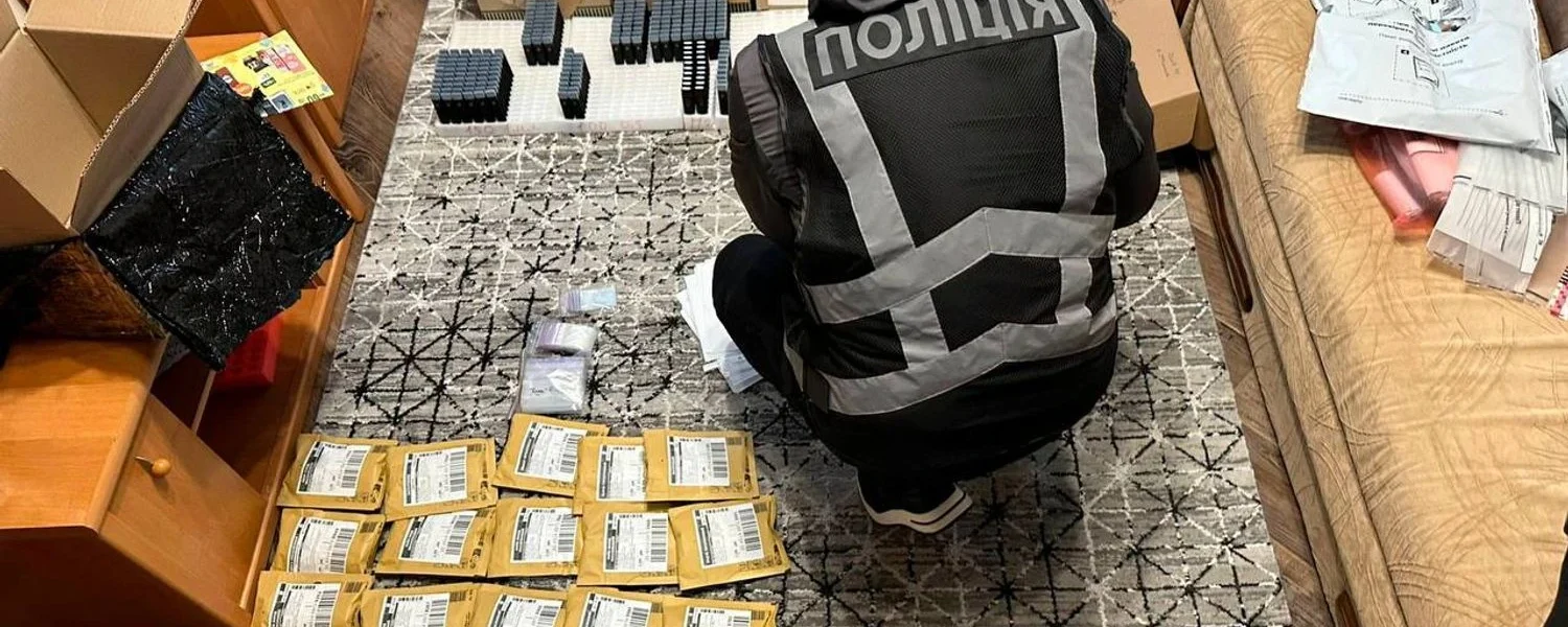 В Україні викрили 17-мільйонну схему продажу наркотиків у вейпах