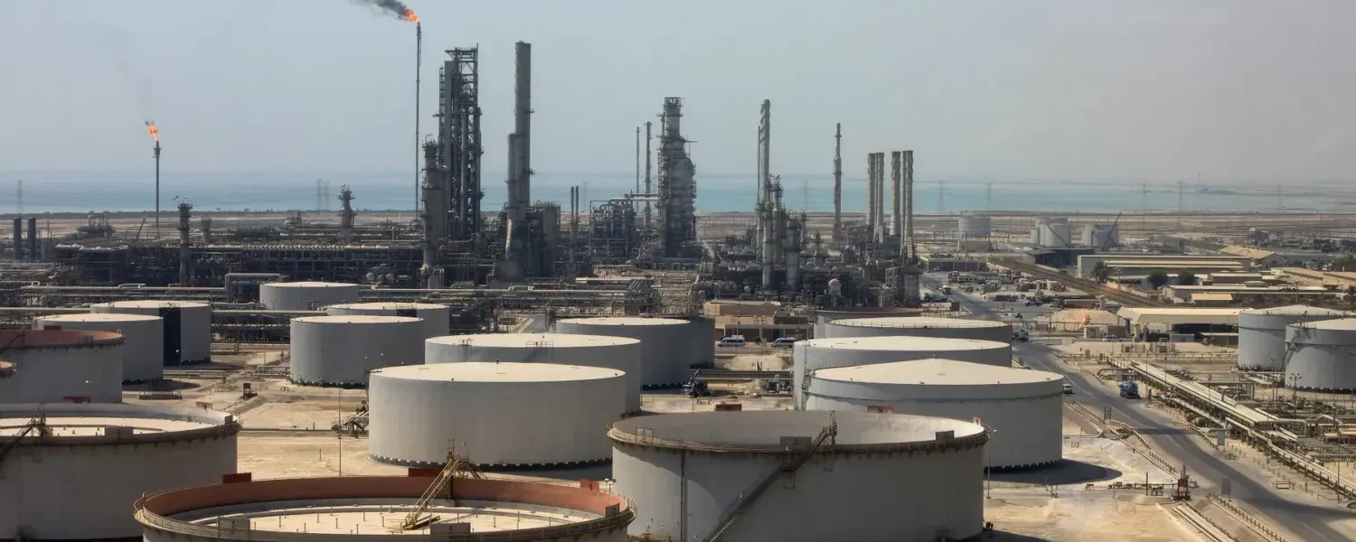 Саудівська Аравія втратила понад 600 тис. барелів нафти на добу через атаки, ще 700 тис. обмежено трубопроводом