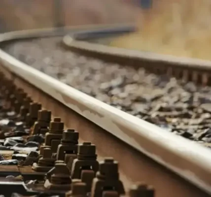 Понад 40 атак - в уряді назвали кількість ударів рф по поїздах з березня