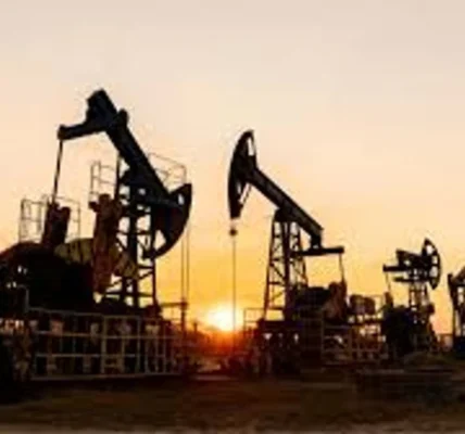 США можуть продовжити дозвіл на купівлю російської нафти - ЗМІ