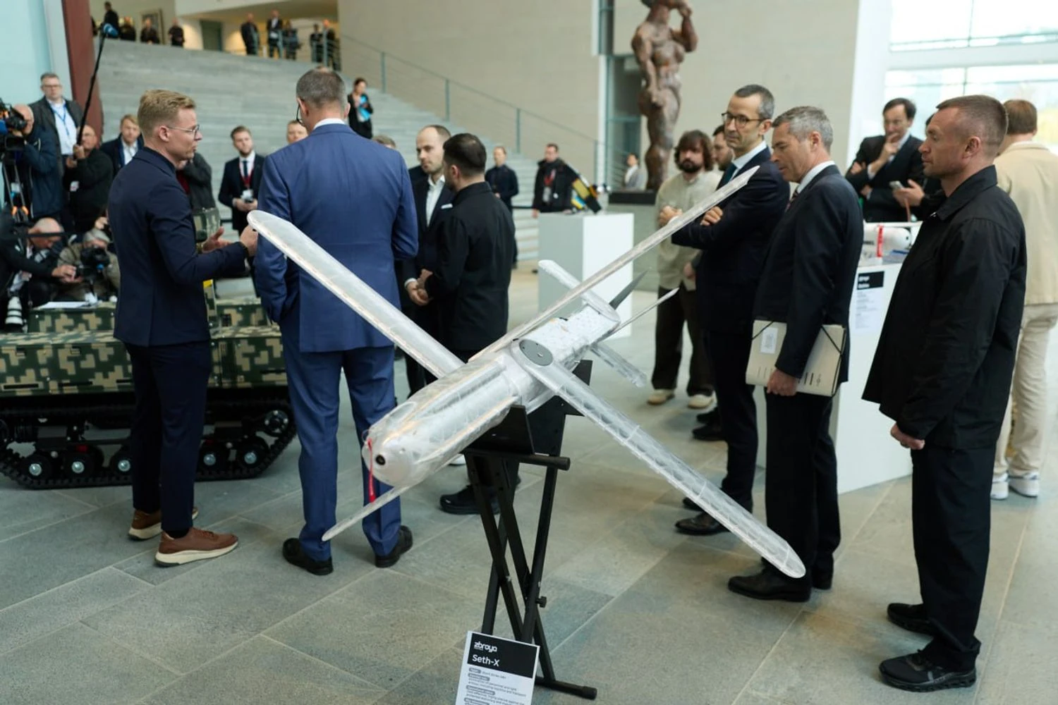 Україна та Німеччина підписали 10 нових угод про співпрацю, а крім того спільно вироблять вже 7 видів дронів - Зеленський