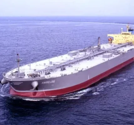 Перший танкер з нафтою вийшов з Ормузької протоки на тлі блокади США - ЗМІ