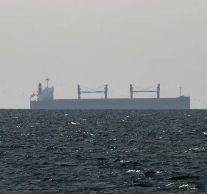 Ціни на нафту обвалилися на 9% після заяви Ірану про відкриття Ормузької протоки