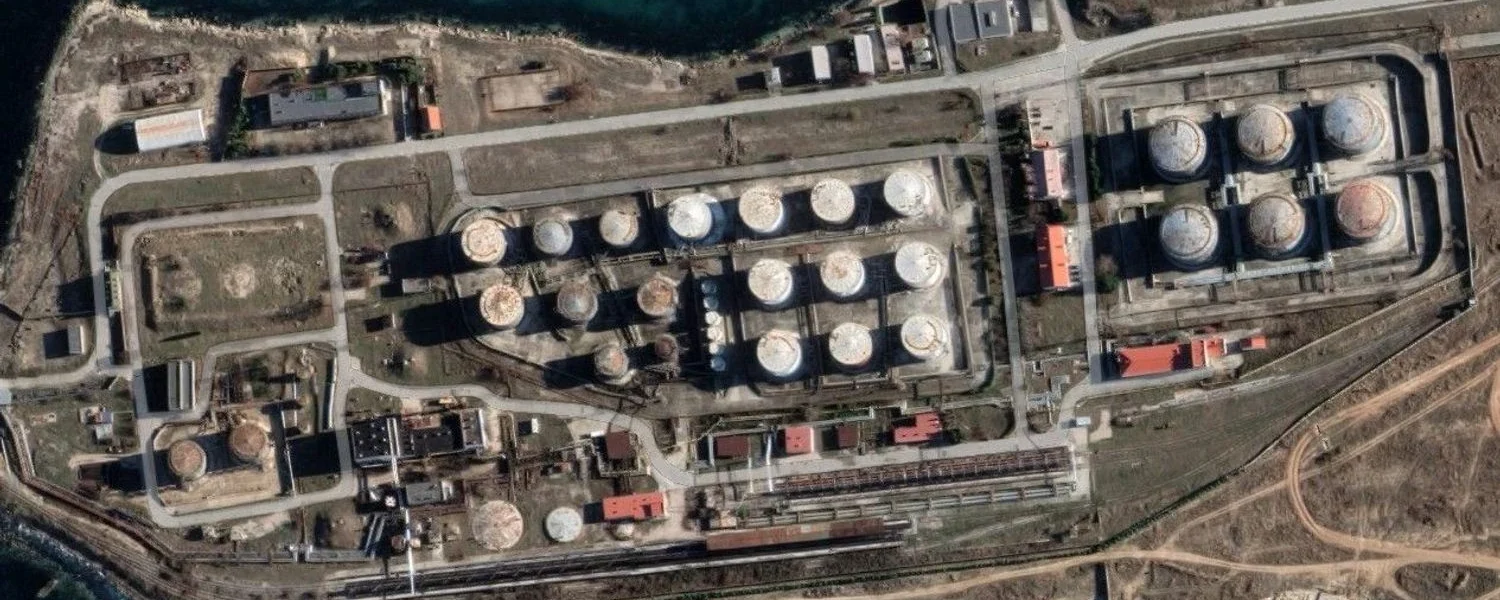 Після нічних атак горять нафтобази у краснодарському краї та біля Севастополя