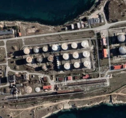 Після нічних атак горять нафтобази у краснодарському краї та біля Севастополя