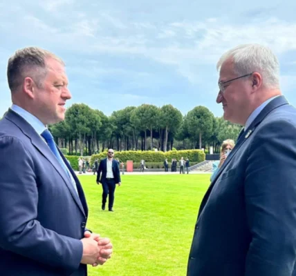 Сибіга і держміністр з європейських справ Ірландії Бірн обговорили посилення санкційного тиску на рф