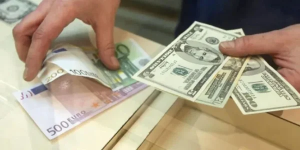 Курс валют на 7 травня: долар впав до 43,85 гривні, євро та злотий зросли