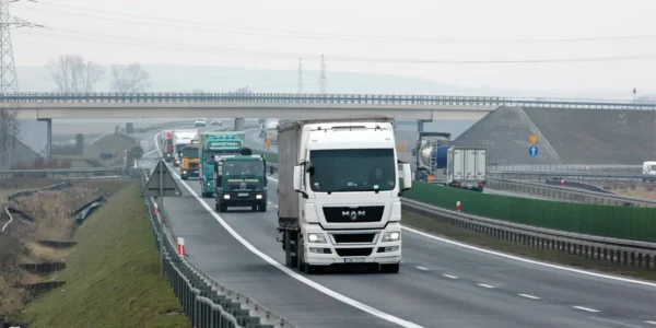В Україні скоротилися обсяги пасажирських та вантажних перевезень - Держстат