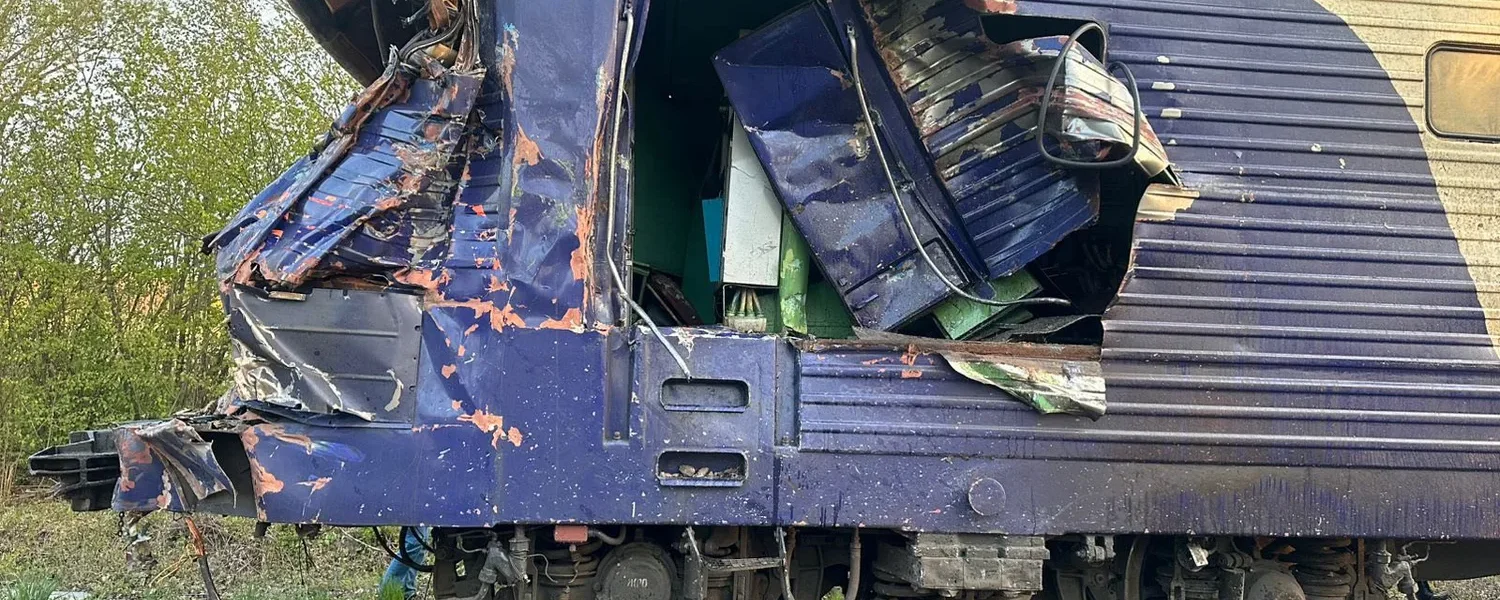 Кількість жертв зіткнення потяга з автокраном на Львівщині зросла до двох