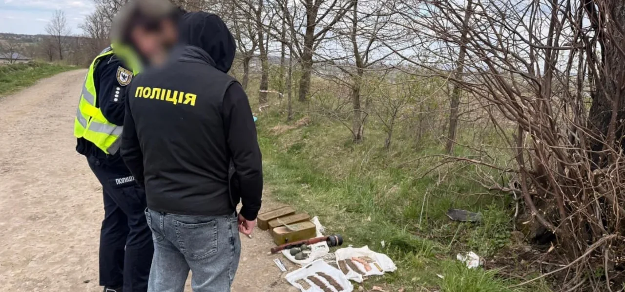 В Україні виявили 20 схронів і вилучили понад 1000 одиниць зброї - поліція показала кадри