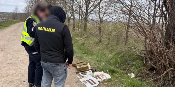 В Україні виявили 20 схронів і вилучили понад 1000 одиниць зброї - поліція показала кадри