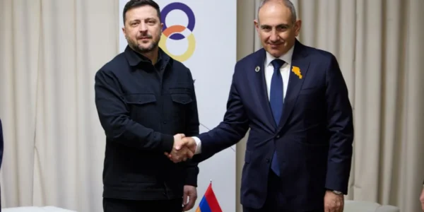 "Паніка і злість" – як у росії реагують на візит Зеленського до ВірменіїВізит Зеленського до Єревана викликав агресію пропагандистів рф через втрату впливу на Вірменію. У москві посилюють безпеку та
готуються до обмежень зв’язку.Політика • 4 травня, 16:00 • 66862 перегляди