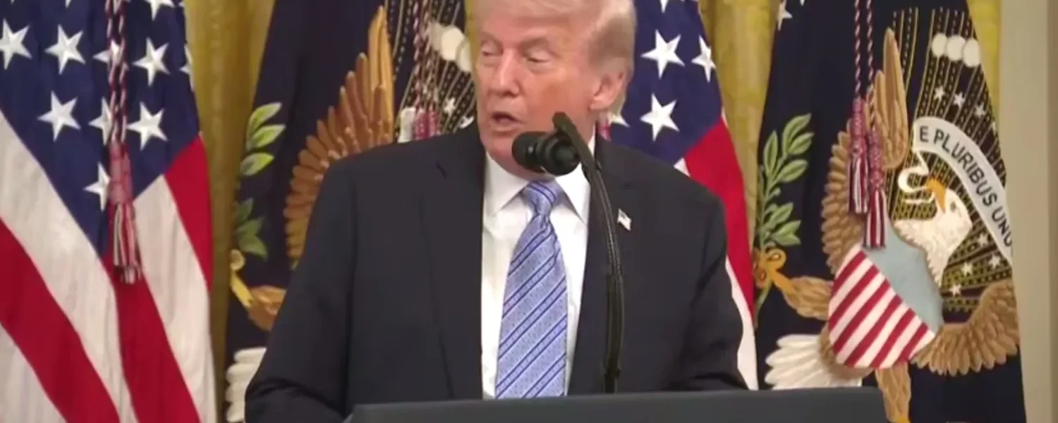 Трамп відмовився підтвердити, чи діє припинення вогню з Іраном на тлі інцидентів в Ормузькій протоці