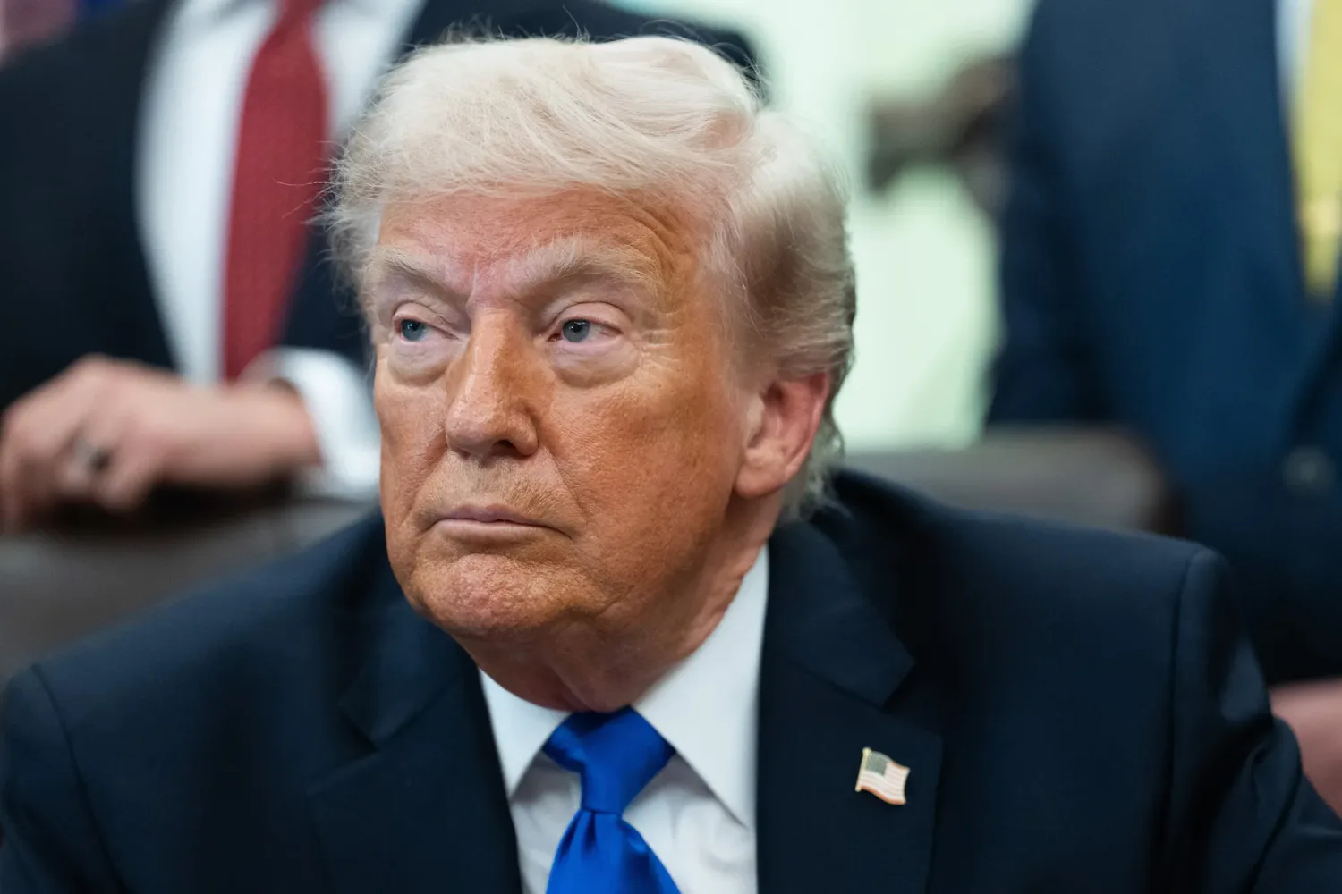 Трамп заявив, що очікує зустрічі з Сі Цзіньпіном попри загострення між США і Китаєм