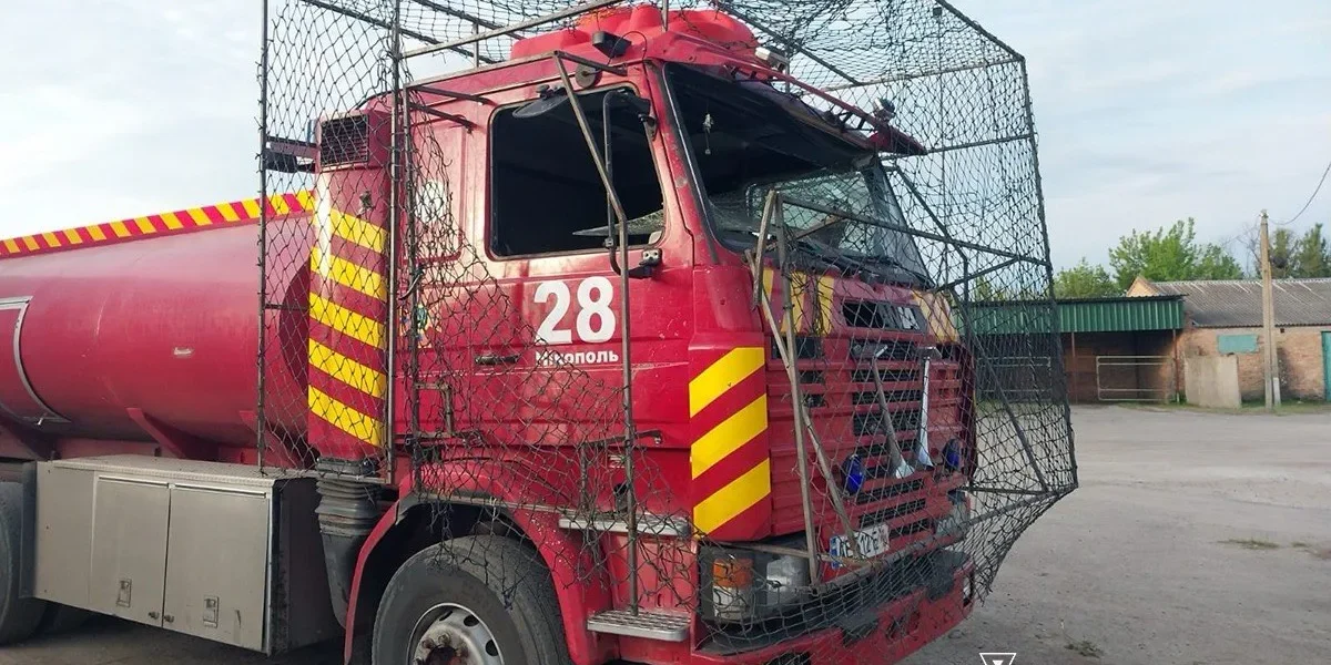 Окупанти поцілили дроном у пожежне авто та поранили 23-річного рятувальника