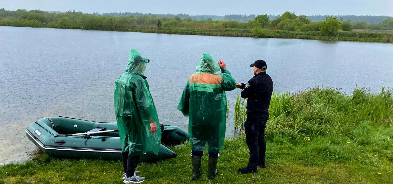 На Рівненщині тиждень шукають 15-річного хлопця, залучили водолазів та дрони