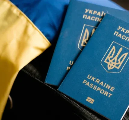 В Україні дозволили виїзд за кордон усім жінкам незалежно від посад