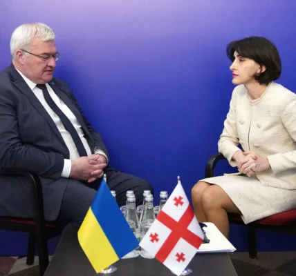 Грузія заявила про готовність до відновлення відносин з Україною після зустрічі глав МЗС