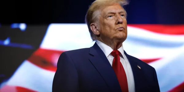 Трамп заявив, що США дозволили трьом китайським танкерам пройти через Ормузьку протоку