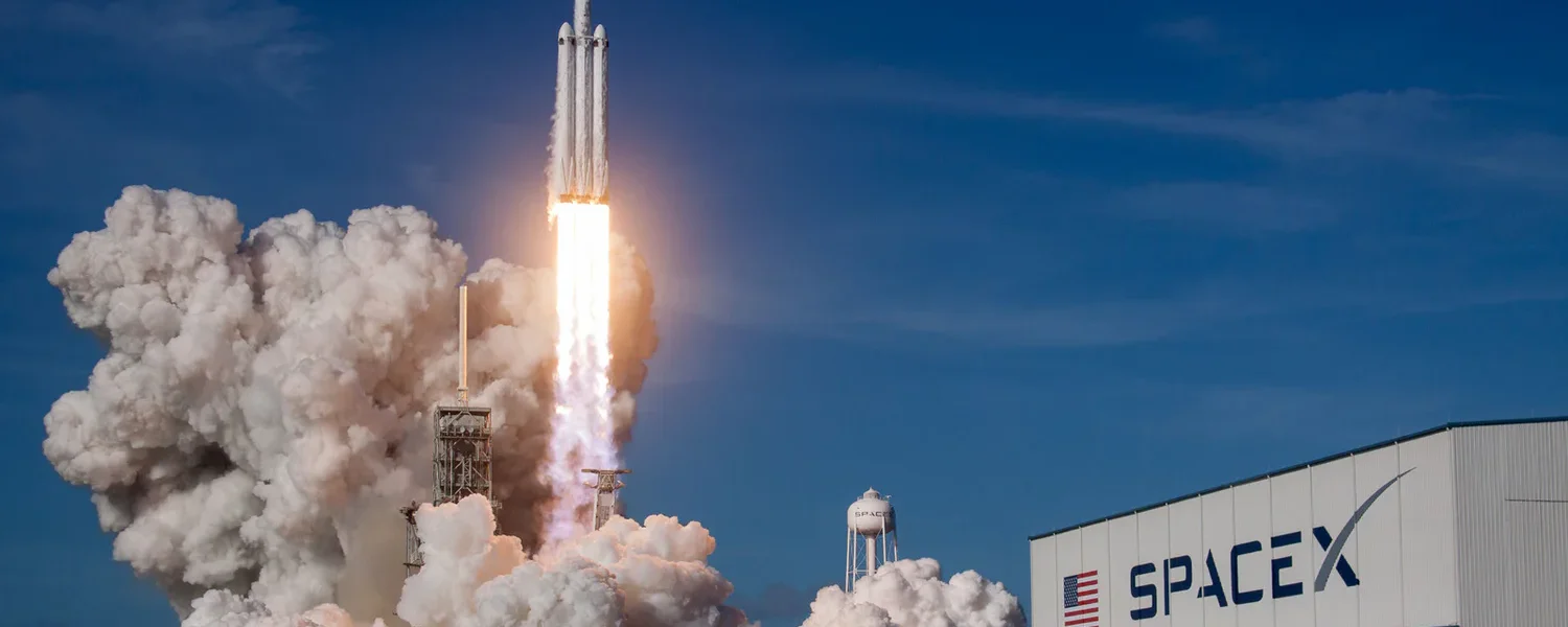 SpaceX знижує ціну акції перед історичним IPO - Bloomberg
