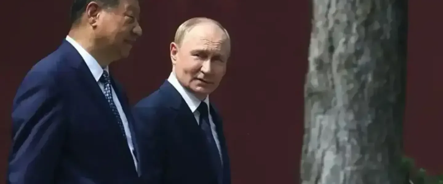 Сі Цзіньпін та путін обговорили війну в Україні під час зустрічі у Пекіні