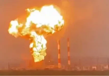 Переробка нафти в центральній росії зупинена після ударів українських безпілотників - Reuters