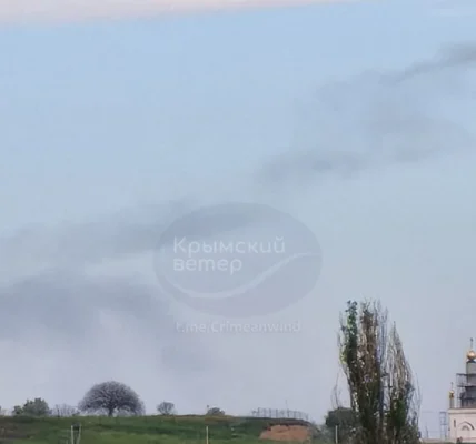 В окупованому Криму пролунали вибухи, ймовірно є приліт по комплексу