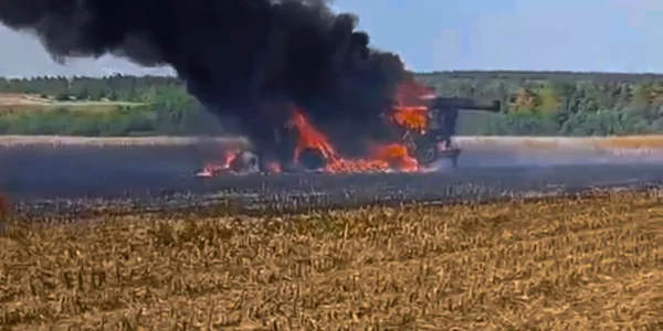 російські війська знищили комбайн під час польових робіт на Сумщині - ОВА