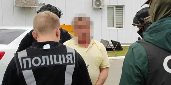 "Брали" до 20 тис. доларів за вигадану інвалідність і виїзд за кордон - на Київщині викрили лікарів братів-близнюків