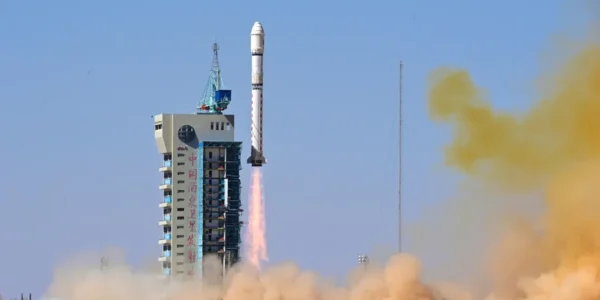 Китай успішно запустив новий супутник для випробування інтернет-технологій